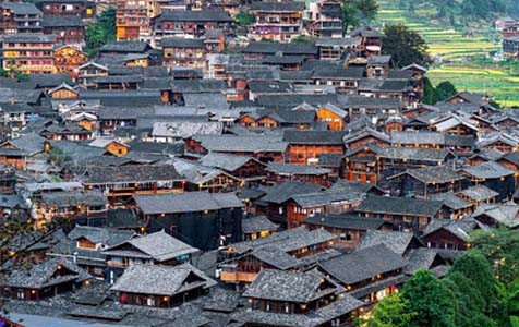 淮安6种常见的外墙仿石漆施工工艺！